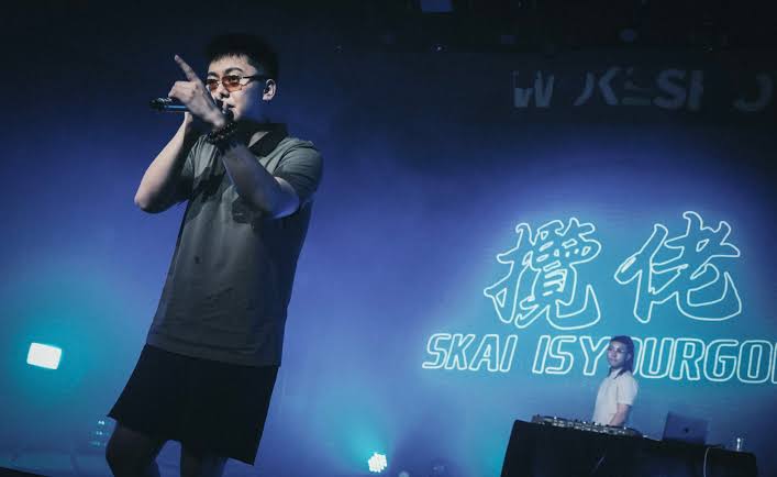 全網爆紅 攬佬 背景介紹 曾在老干媽當直播主 3A娛樂城